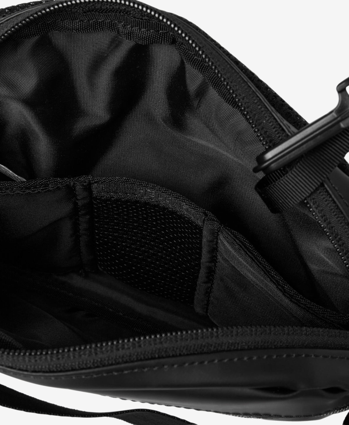 GUIDE SHOULDER BAG, Black